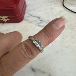 925 Sterling Silver 3 oval cut genuine Aquamarine gemstone ring w/ diamond spec on each side, size 6, marked STS 925