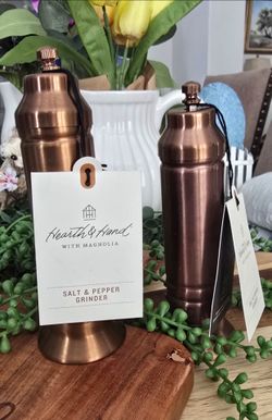 BRAND NEW ~With Tags ~(2) Hearth and Hand with Magnolia from Target the new copper salt and pepper grinders.
Hearth & Hand™ with Magnolia: Gather • Cr
