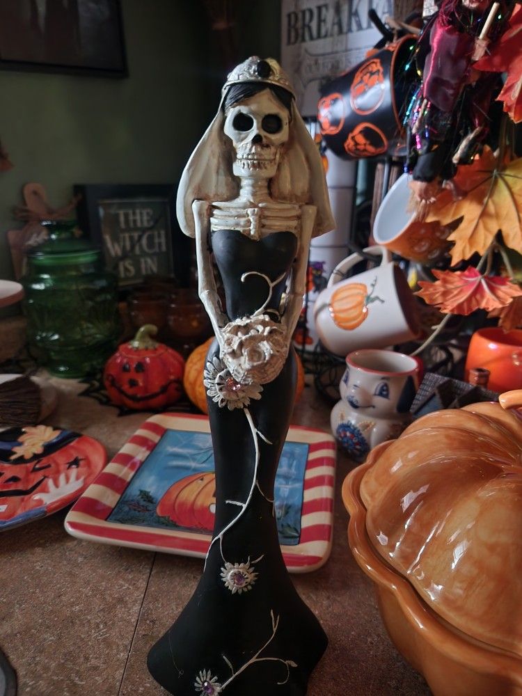 Skeleton Bride figure