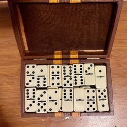 Domino Set