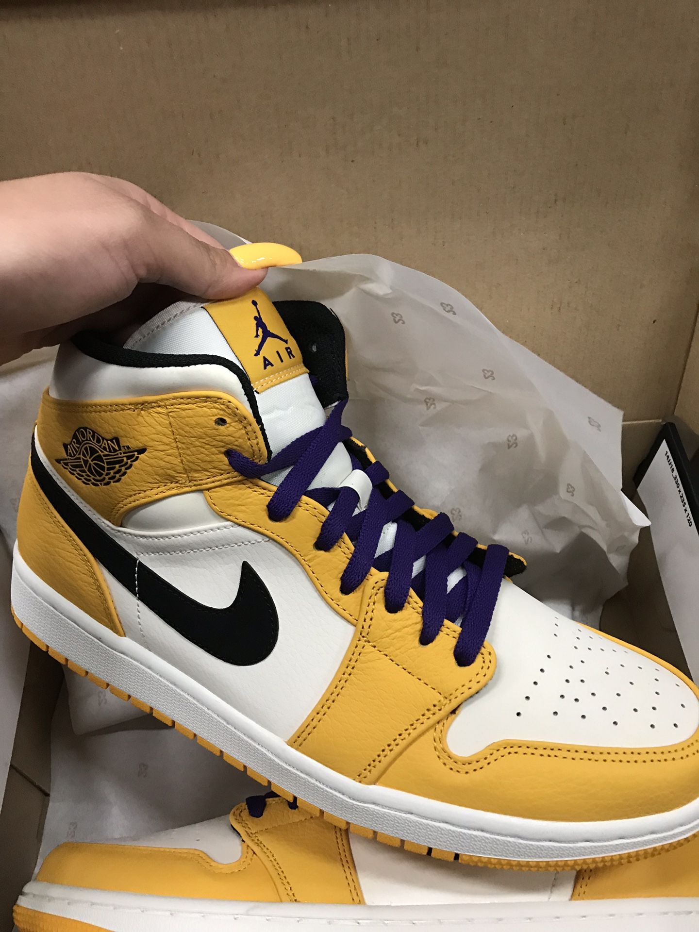Laker 1s