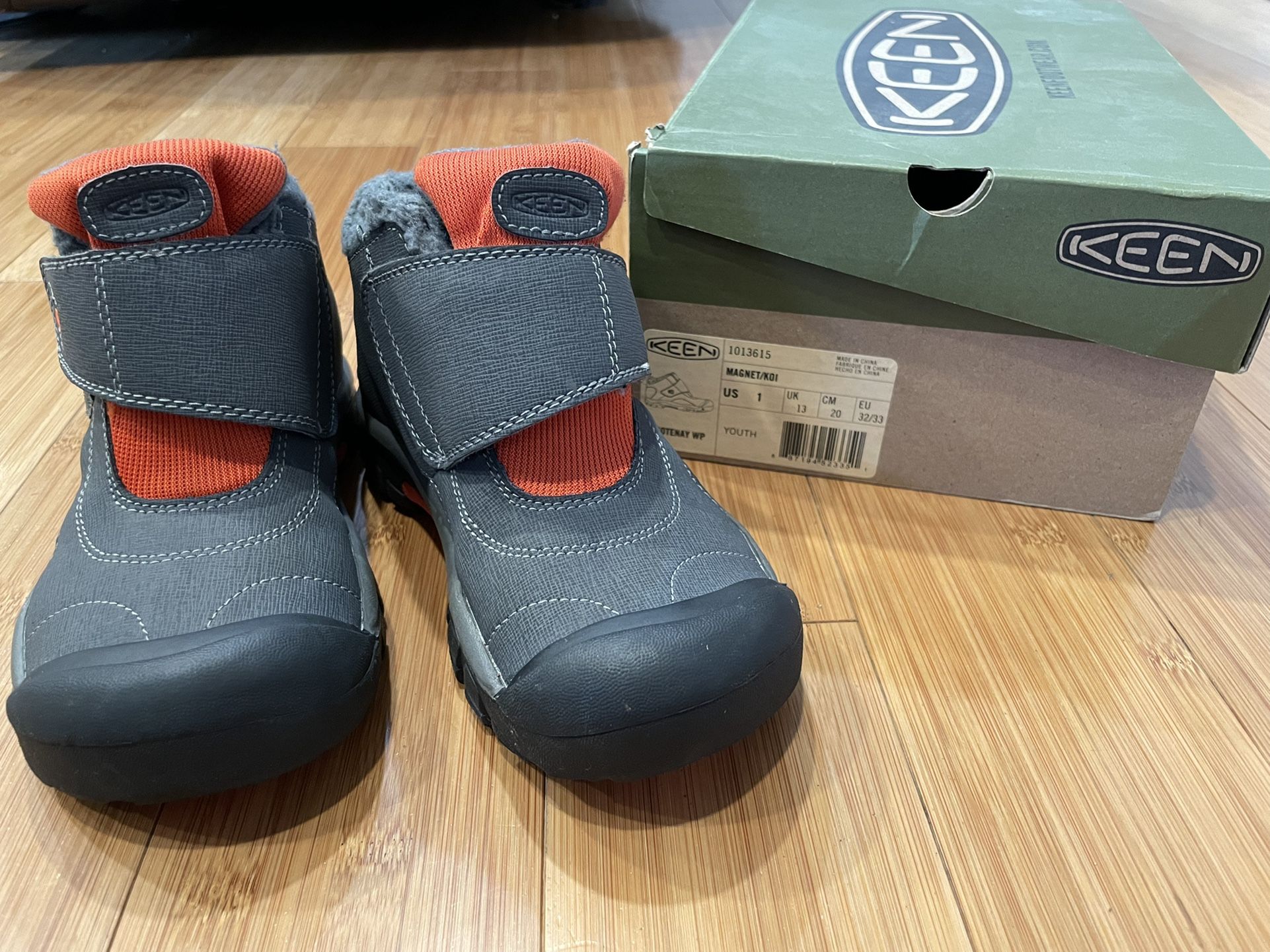 KEEN - Winter Boots Size 1