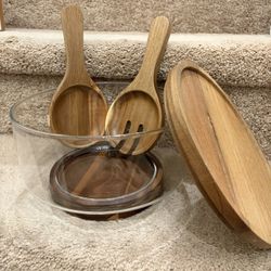Large Glass Salad Bowls, Salad Bowl Set for Party with Acacia Wood Base and Lid and Salad Serving Utensils, Elegant and Practical Salad Bowls for Kitc