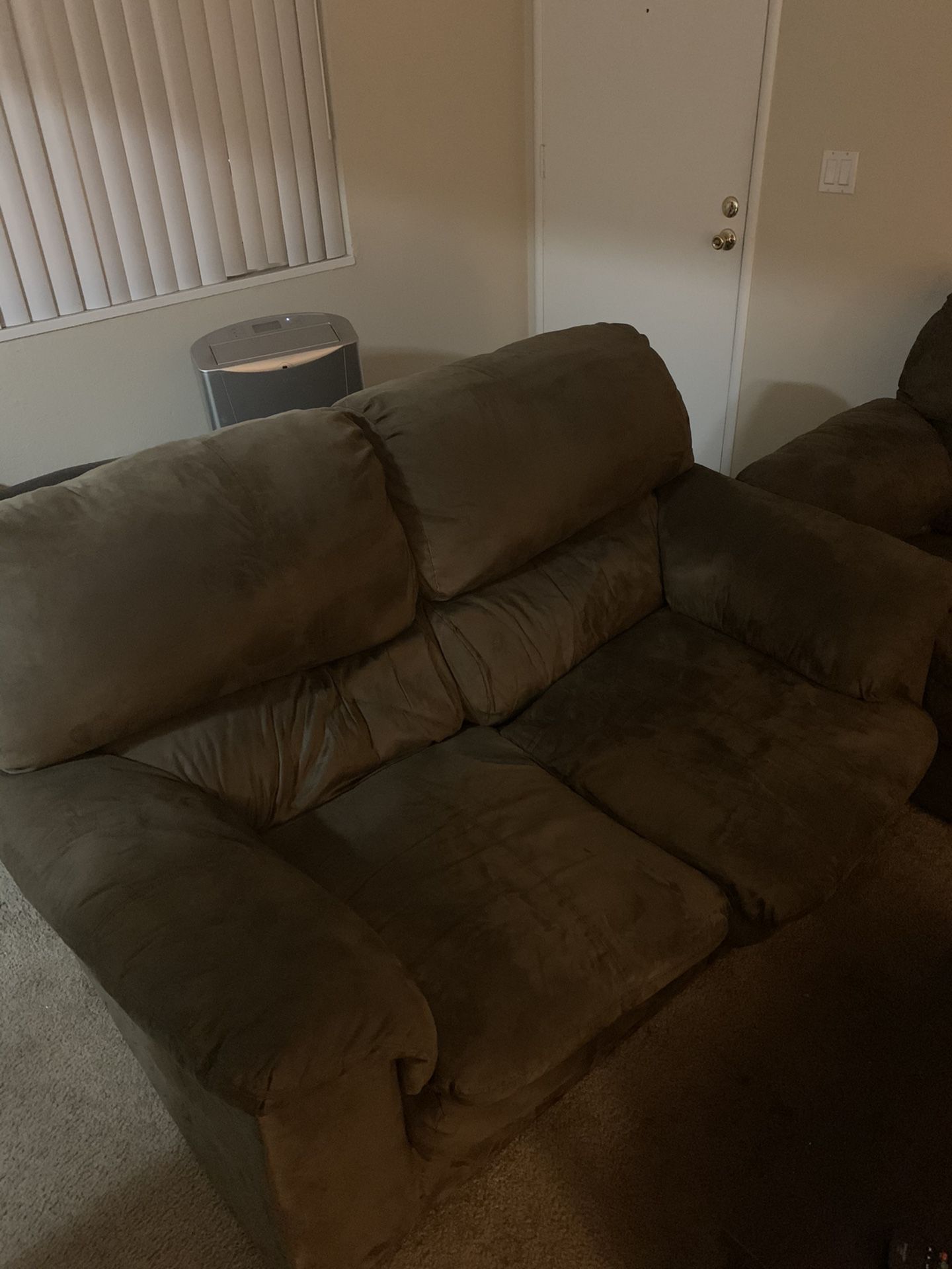 COUCH (Loveseat) FREE