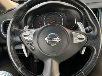2009 Nissan Leather Steering Wheel with Controls