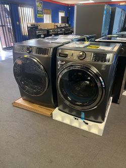 GE BLACK FRONT LOAD WASHER AND DRYER SET