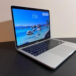 MacBook Pro - M2 - 13 Inch - 512GB - 8GB Ram - (Almost NEW)