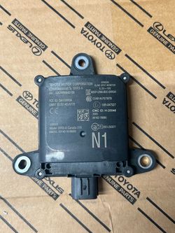 2019-2021 LEXUS NX300 REAR LEFT OR RIGHT BLIND SPOT RADAR SENSOR 88162–78060 OEM