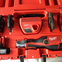 Milwaukee M12 Force Logic Pro Press Tool 1/2-1”  Complete