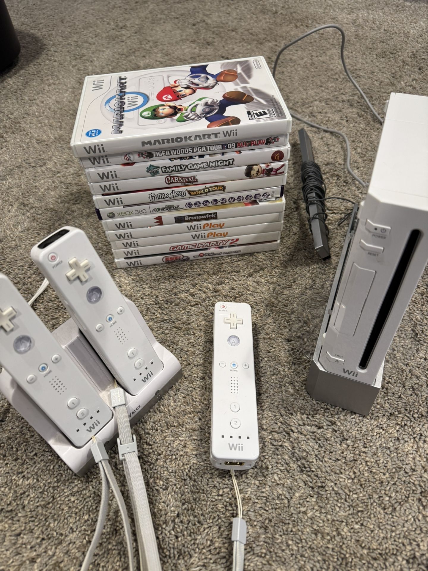 Nintendo Wii Console Bundle โ 10 Games + 3 Remotes + Accessories โ Excellent Condition