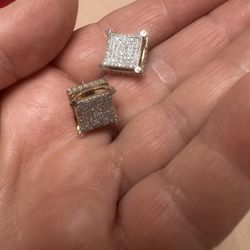 10 K earrings 