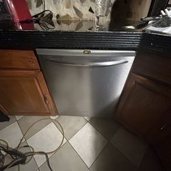 Deal!!!!!!’  !!!!! 24 inch professional series dishwasher!  slightly used