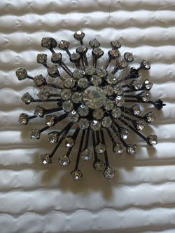 Rhinestones Brooch Pin.