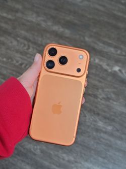 iPhone 17 Pro 6.3" (Unlocked) 256GB Excellent Cosmic Orange