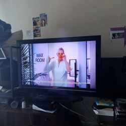 Flat Screen TV Works Fine 