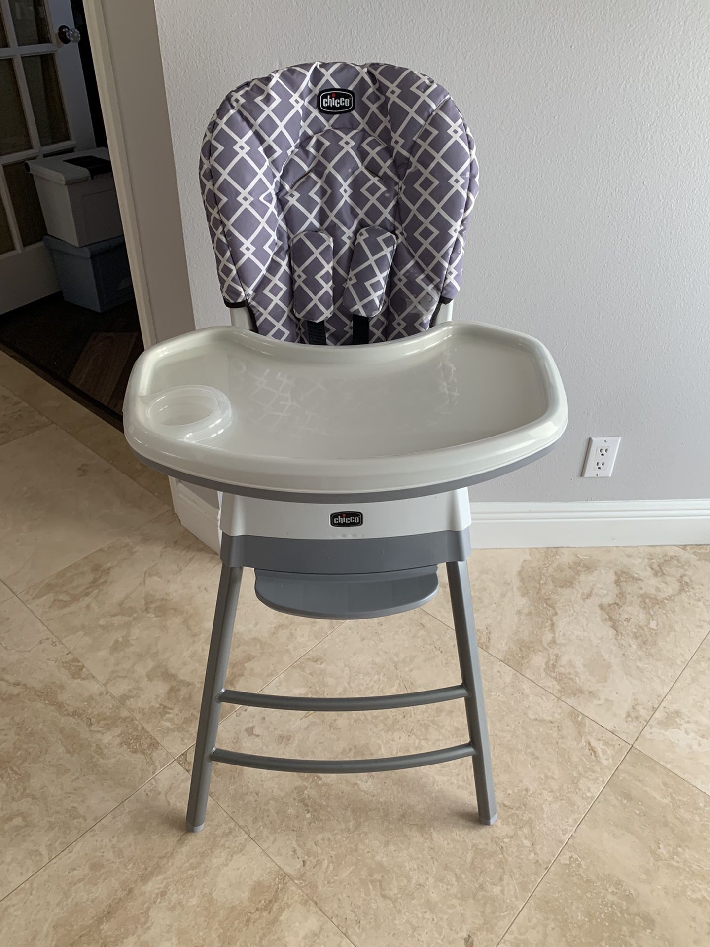 Chicco 1-2-3 Stack Highchair (Clean-Changed Colors After Washing Seat Pad)