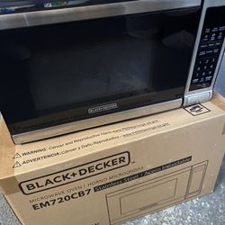 NEW Countertop Microwave $70