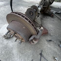 Selling /differential Tahoe Chevy gmc Yukon 2004