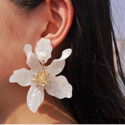 $5 Boho Stud Earrings for Women, White Flower Jewelry for Wedding