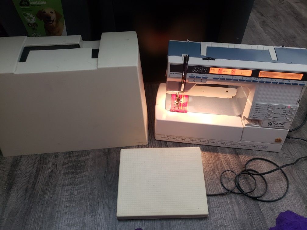 Viking Husqvarna 1100 Series Sewing Machine