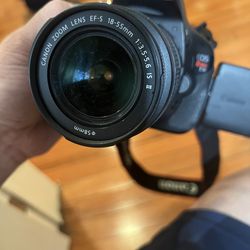 Cannon EOS Rebel T3i With Carrying Bag