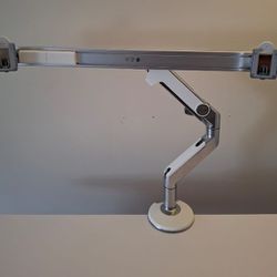 Humanscale Adjustable Dual Monitor Arms Heavy Duty in Excellent Condition