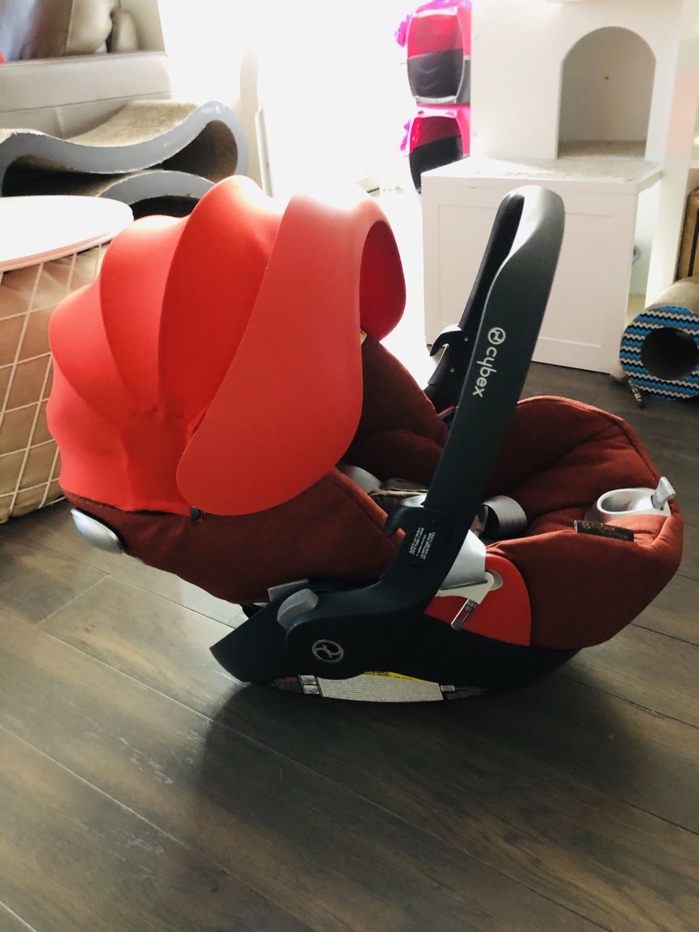 Baby items - Infant Car Seat, baby dome