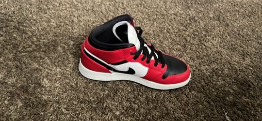 Nike Air Jordan 1 Mid Sneaker