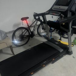 Nordic Track 1000 Treadmill