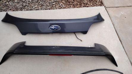 OEM 2015 - 2018 Subaru Outback Legacy Tailgate Finish Panel and spoiler