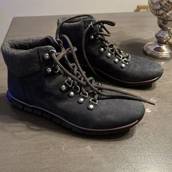 Charcoal Grey Boots With Design Laces