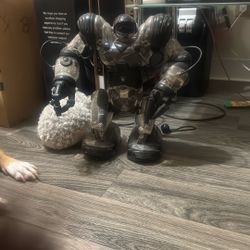 WowWee Robosapien Humanoid Toy Robots 2004 w/ Remote Control Black & Clear