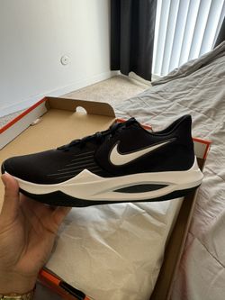 Men’s Nike Shoes Size 12