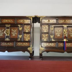 Asian Art & Antiques Table