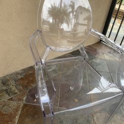 Clear Acrylic Ghost Chair With Arms 