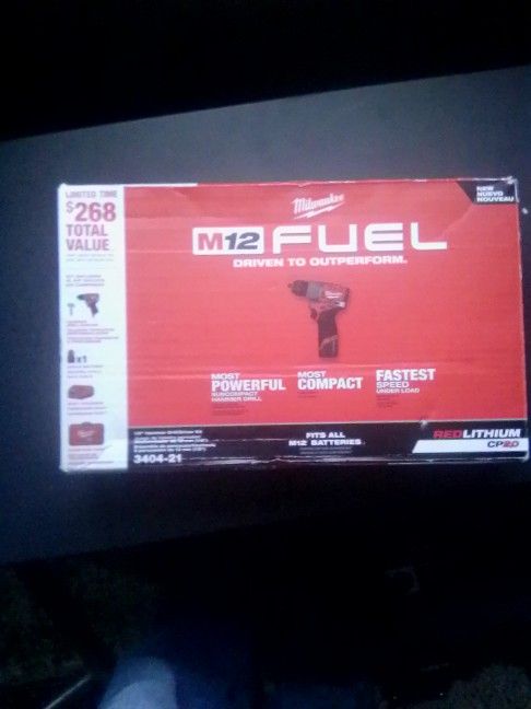 Milwaukee M12 Hammer Drill Driver Set