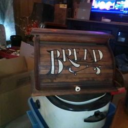 Bread box 