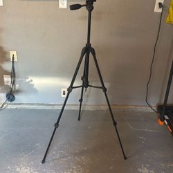  Vanguard Tripod