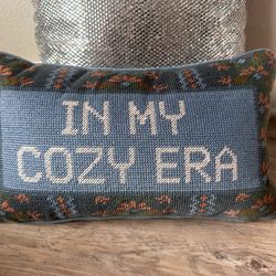Embroidery pillow 9x15