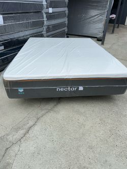 BRAND NEW  Nectar 4.0 Memory Foam  ✅ Medium firmness  ✅ 13 inch thickness  ✅ Trusted retailer  QUEEN mattress only $399 Mattress and box spring $450