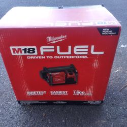 Milwaukee M18 Fuel Compressor 