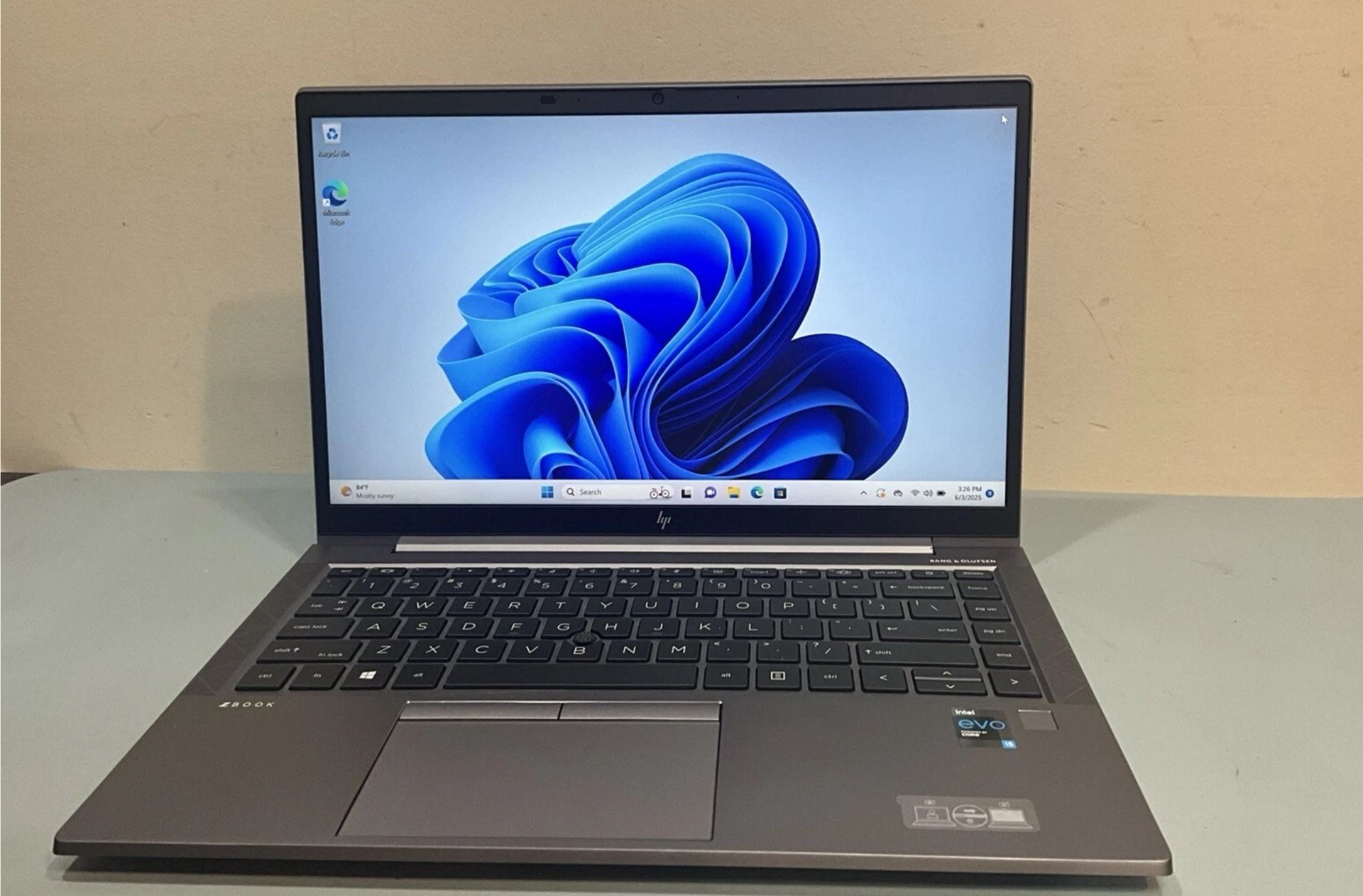 HP ZBook Firefly 14 G8 Intel Core i5-1135G7 - 16GB RAM - 256GB SSD - Windows 11 pro Non touchscreen Fully tested factory reset and ready for a new