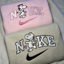 Embroidered Nike Snoopy Sweatshirt 
