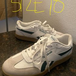 Size 10 Men’s Reeboks . Slightly Used . Asking For $30 OBO