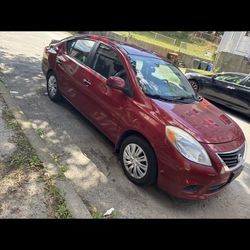2013 Nissan Versa SV
