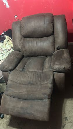 EXTRA Cushioned Recliner 