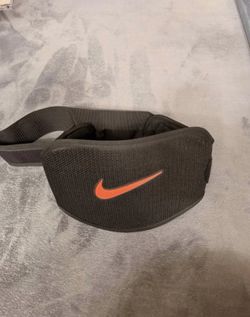 Nike weightlifting training belt size small
