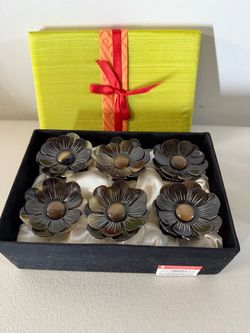 6 flower napkin holders