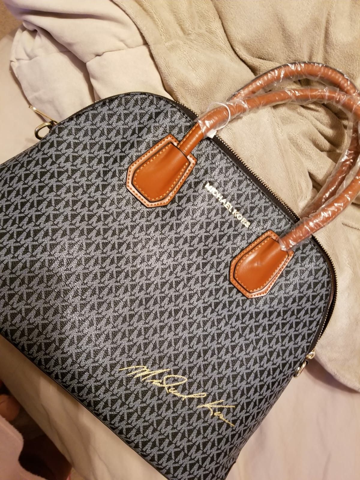 Michael Kors Crossbody for Sale in Phoenix, AZ - OfferUp