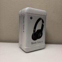 🎧 Beats Solo 4 Wireless Bluetooth Headphones – On-Ear, Great Sound, Like New
